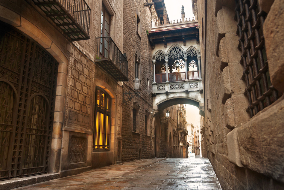 Barcelona Gothic quarter, Carrer del Bisbe