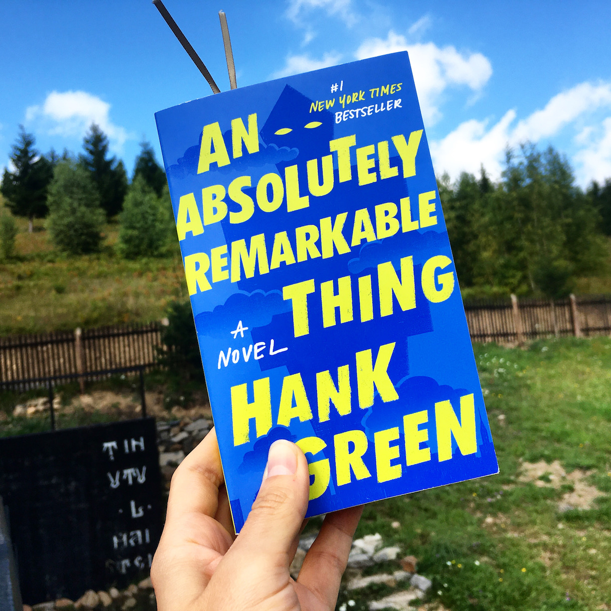 An Absolutely Remarkable Thing by Hank Green (book review) – the dark ...